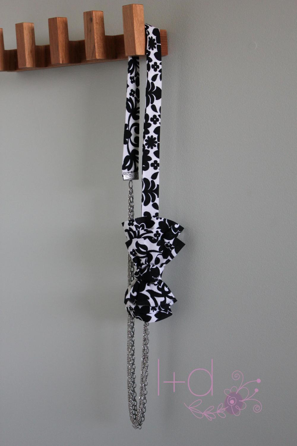 Women's Black & White Floral Bowtie Necklace